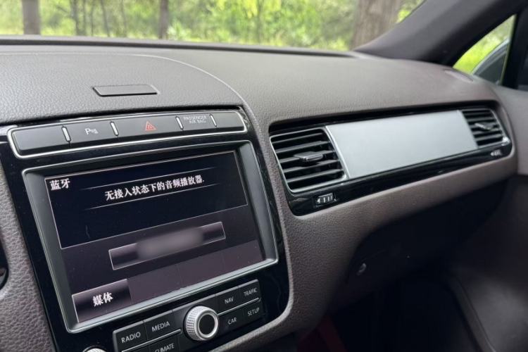 Used Volkswagen Touareg 2016 3.0 TSI Standard Version Audio And AC Panel