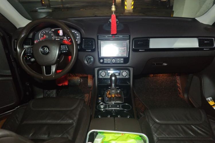 Used Volkswagen Touareg 2016 3.0 TSI Ignis Edition Center Console