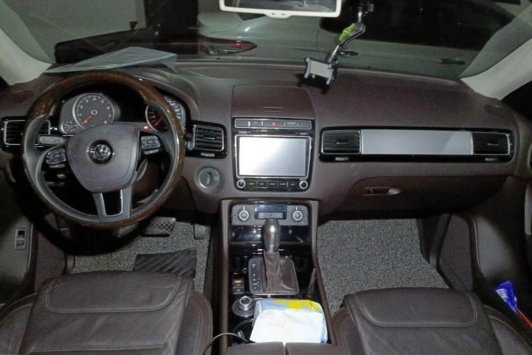 Used Volkswagen Touareg 2016 3.0 TSI Standard Version Center Console