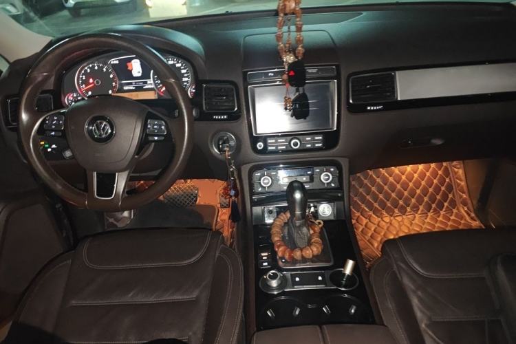 Used Volkswagen Touareg 2016 3.0 TSI Ignis Edition Center Console