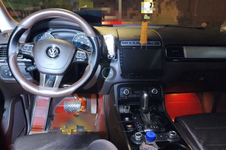 Used Volkswagen Touareg 2016 3.0 TSI Ignis Edition Center Console