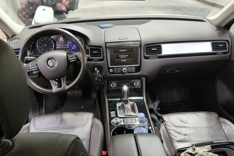 Used Volkswagen Touareg 2016 3.0 TSI Ignis Edition Center Console