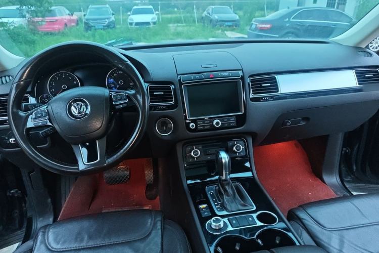 Used Volkswagen Touareg 2016 3.0 TSI Ignis Edition Center Console