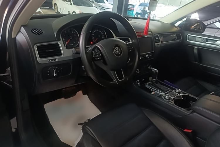 Used Volkswagen Touareg 2016 3.0 TSI High-End Version Center Console