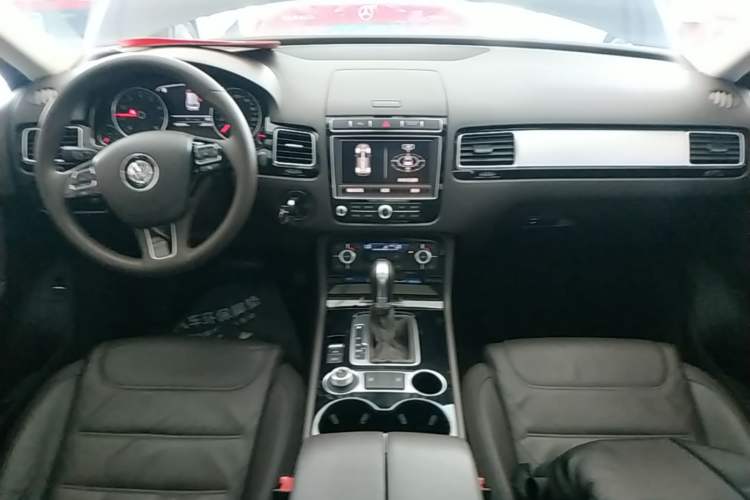 Used Volkswagen Touareg 2016 3.0 TSI Ignis Edition Center Console