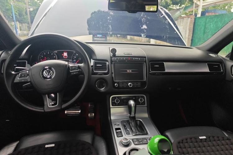 Used Volkswagen Touareg 2016 3.0 TSI R-Line Center Console