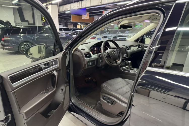 Used Volkswagen Touareg 2016 3.0 TSI High-End Version Driver Seat