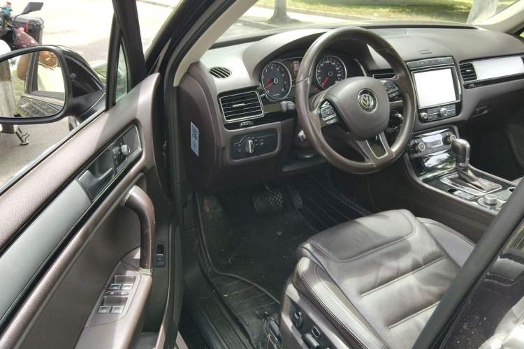 Used Volkswagen Touareg 2016 3.0 TSI Ignis Edition Driver Seat