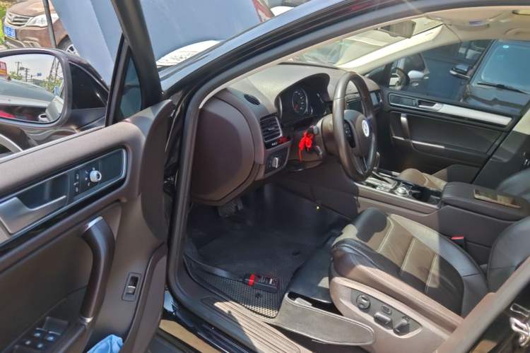 Used Volkswagen Touareg 2016 3.0 TSI Ignis Edition Driver Seat