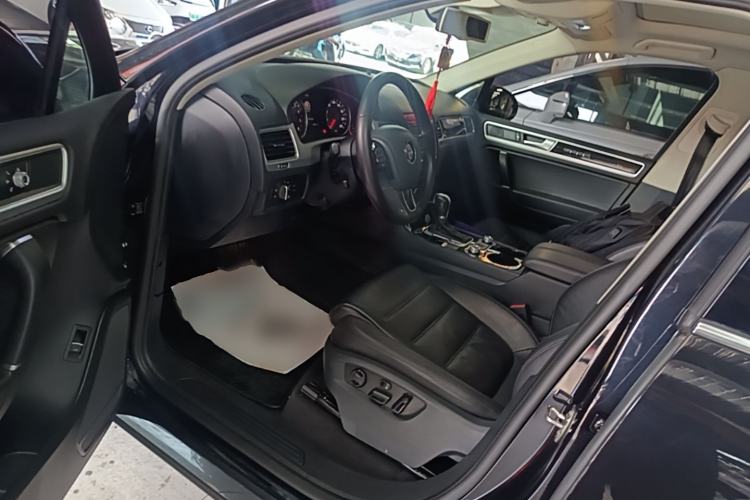 Used Volkswagen Touareg 2016 3.0 TSI High-End Version Driver Seat