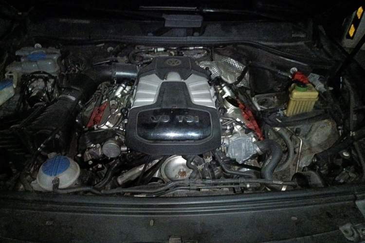 Used Volkswagen Touareg 2016 3.0 TSI Standard Version Engine Bay