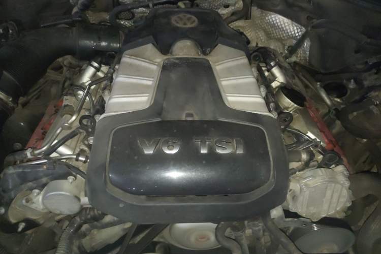 Used Volkswagen Touareg 2016 3.0 TSI Ignis Edition Engine Bay