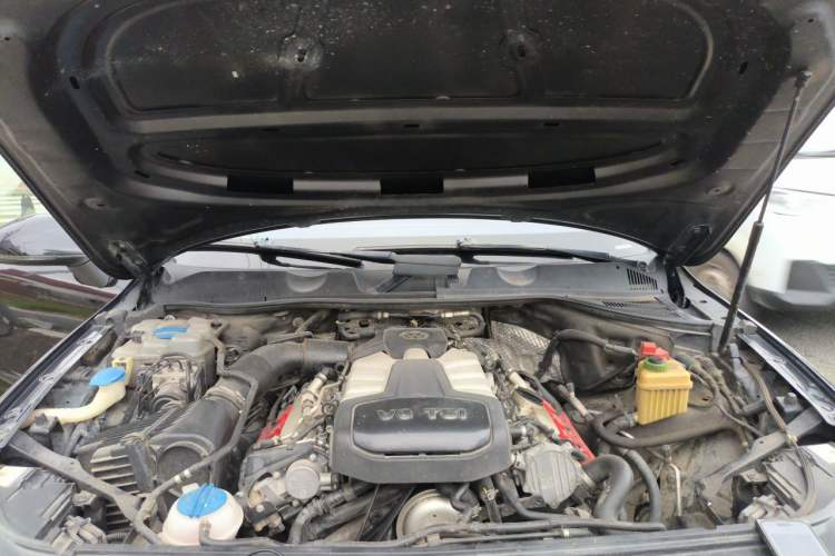 Used Volkswagen Touareg 2016 3.0 TSI Ignis Edition Engine Bay