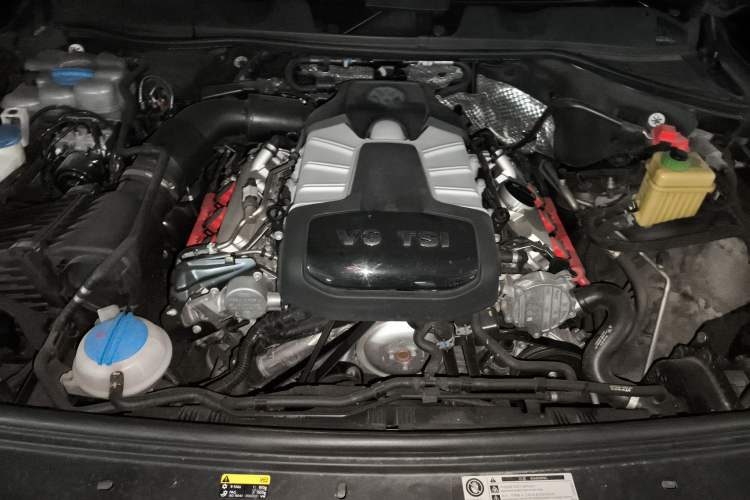 Used Volkswagen Touareg 2016 3.0 TSI Ignis Edition Engine Bay