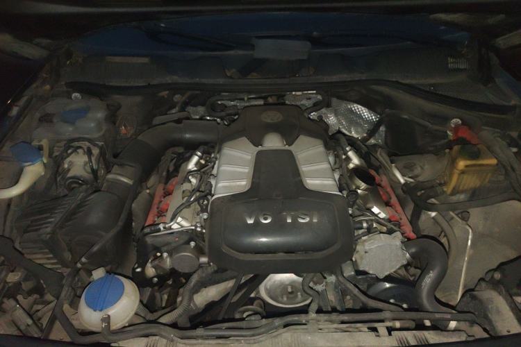 Used Volkswagen Touareg 2016 3.0 TSI Ignis Edition Engine Bay