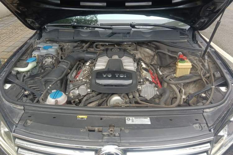 Used Volkswagen Touareg 2016 3.0 TSI Standard Version Engine Bay