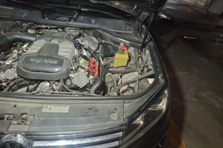 Used Volkswagen Touareg 2016 3.0 TSI Ignis Edition Engine Bay Left