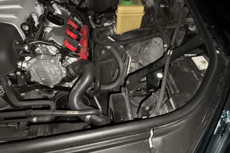 Used Volkswagen Touareg 2016 3.0 TSI Ignis Edition Engine Bay Left