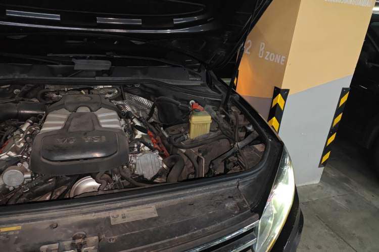 Used Volkswagen Touareg 2016 3.0 TSI Ignis Edition Engine Bay Left