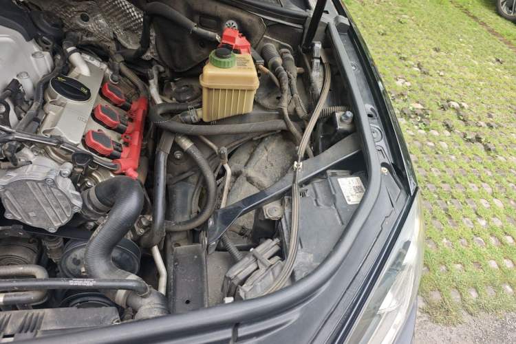 Used Volkswagen Touareg 2016 3.0 TSI Ignis Edition Engine Bay Left