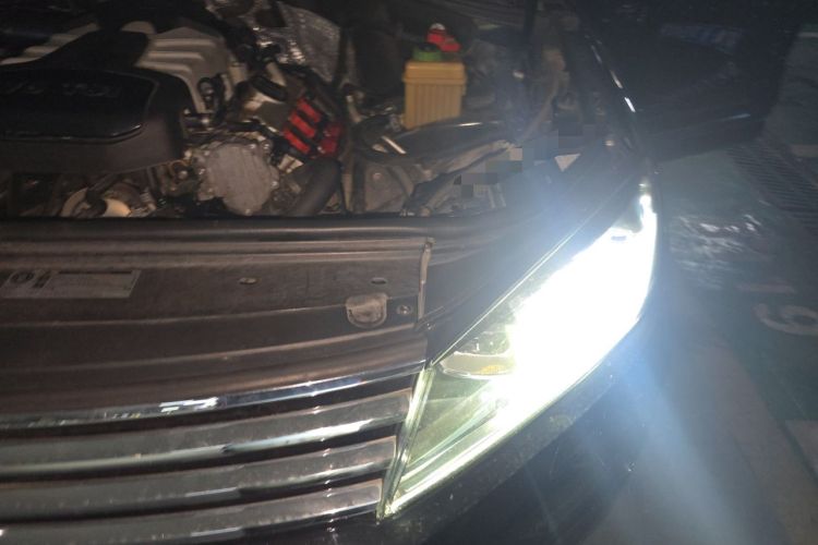 Used Volkswagen Touareg 2016 3.0 TSI Ignis Edition Engine Bay Left