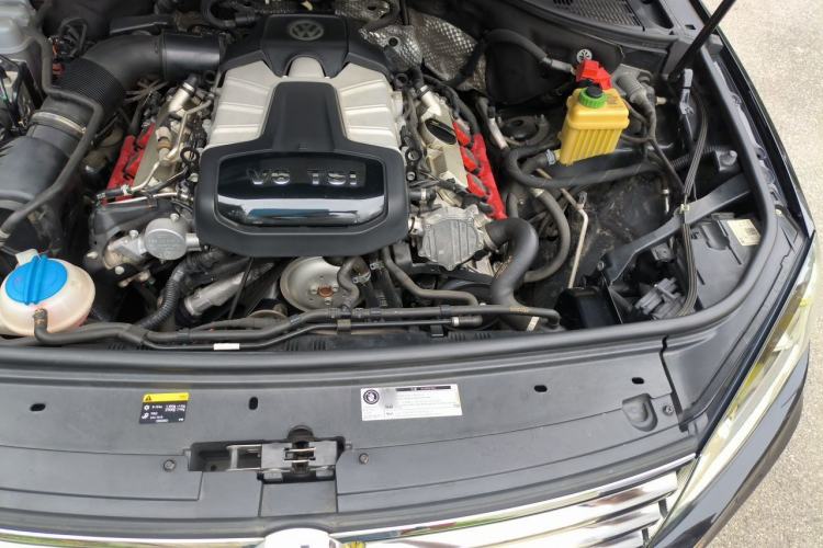Used Volkswagen Touareg 2016 3.0 TSI Ignis Edition Engine Bay Left