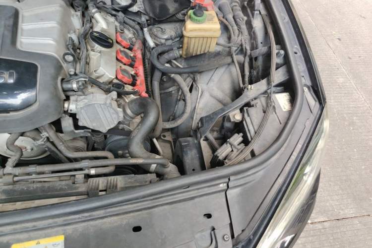Used Volkswagen Touareg 2016 3.0 TSI Standard Version Engine Bay Left