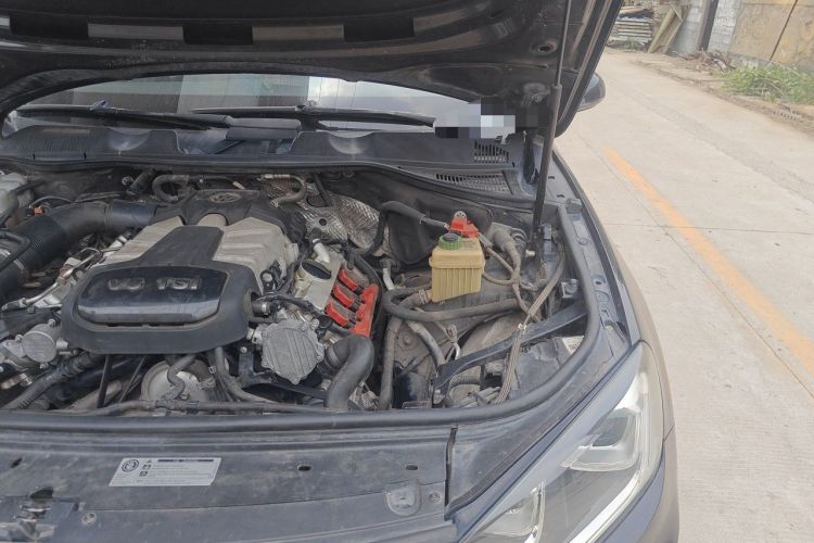 Used Volkswagen Touareg 2016 3.0 TSI Ignis Edition Engine Bay Left
