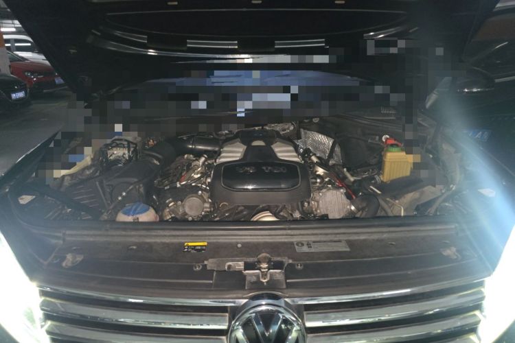 Used Volkswagen Touareg 2016 3.0 TSI Ignis Edition Engine Bay