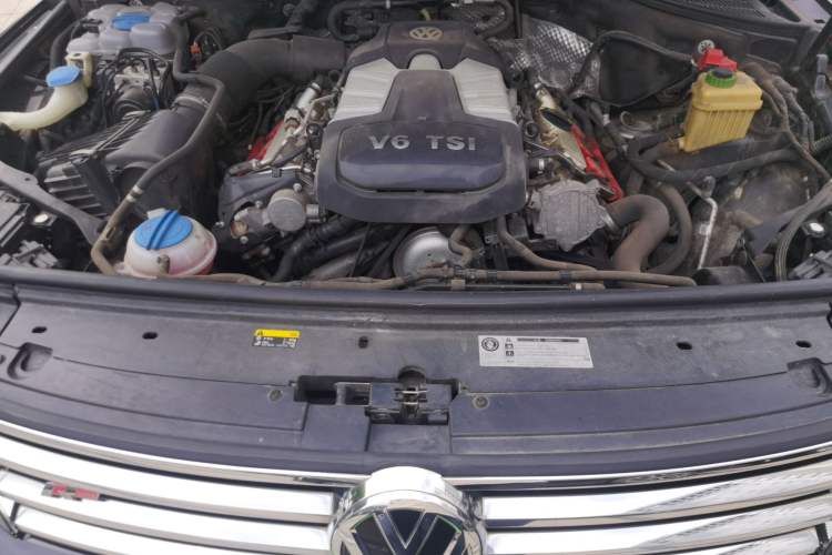 Used Volkswagen Touareg 2016 3.0 TSI Ignis Edition Engine Bay