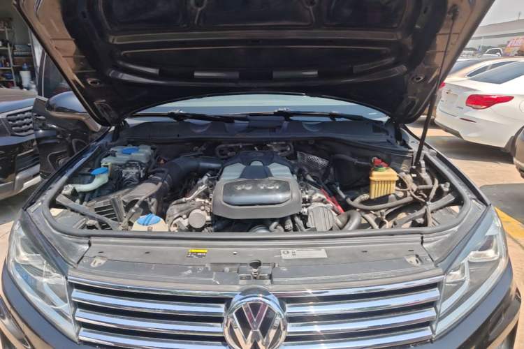 Used Volkswagen Touareg 2016 3.0 TSI Ignis Edition Engine Bay