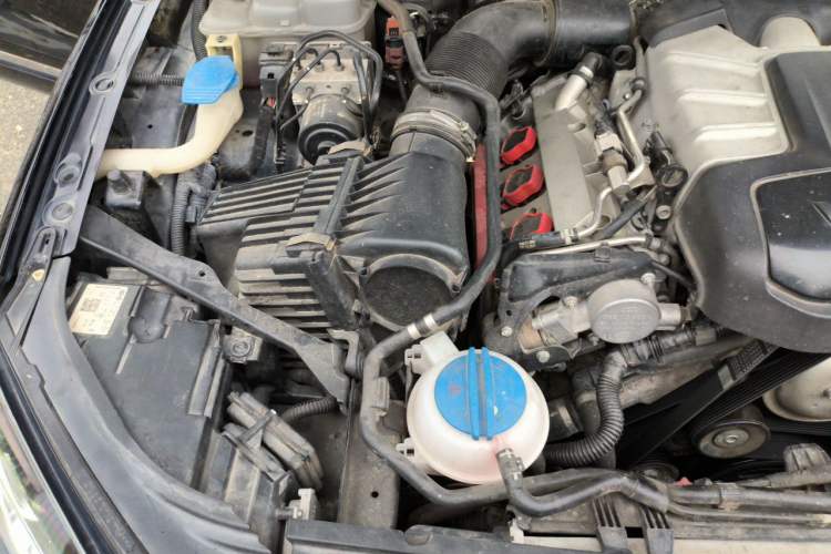 Used Volkswagen Touareg 2016 3.0 TSI Ignis Edition Engine Bay Right