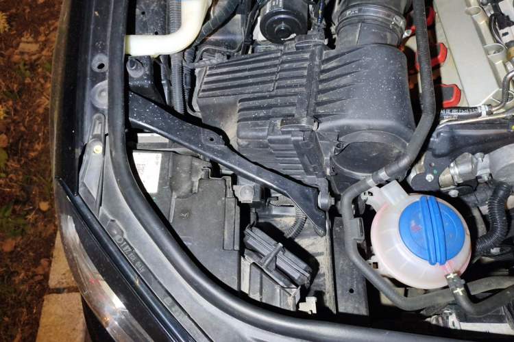 Used Volkswagen Touareg 2016 3.0 TSI Ignis Edition Engine Bay Right