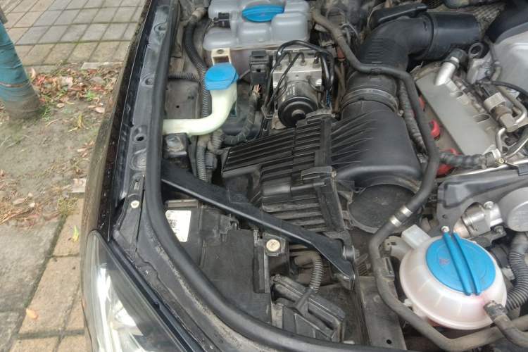Used Volkswagen Touareg 2016 3.0 TSI Standard Version Engine Bay Right
