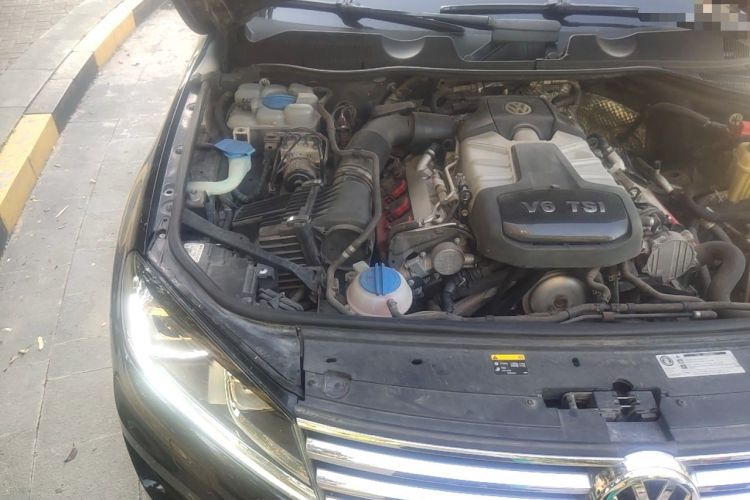 Used Volkswagen Touareg 2016 3.0 TSI Ignis Edition Engine Bay Right