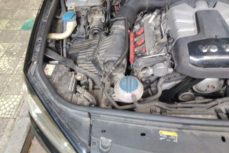 Used Volkswagen Touareg 2016 3.0 TSI Standard Version Engine Bay Right