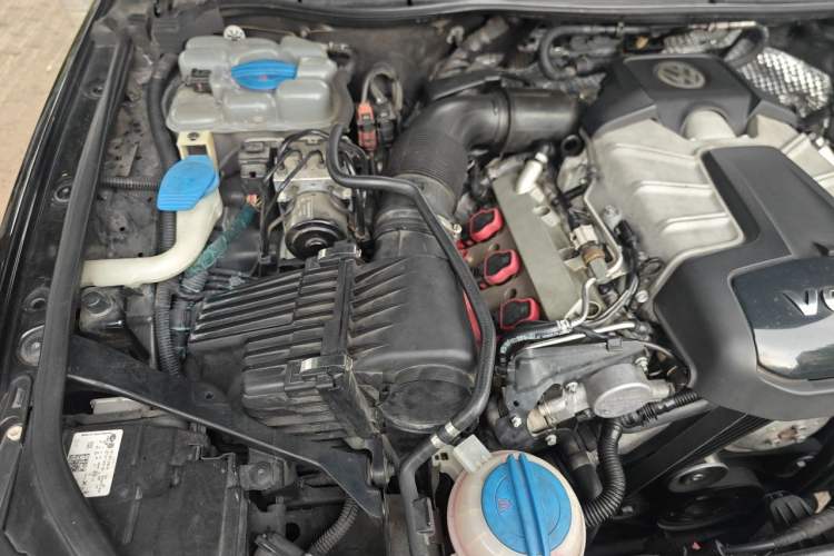 Used Volkswagen Touareg 2016 3.0 TSI R-Line Engine Bay Right