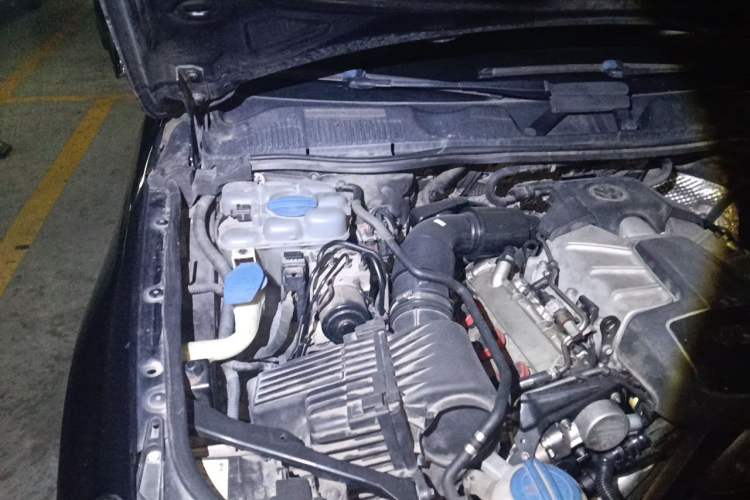 Used Volkswagen Touareg 2016 3.0 TSI Ignis Edition Engine Bay Right