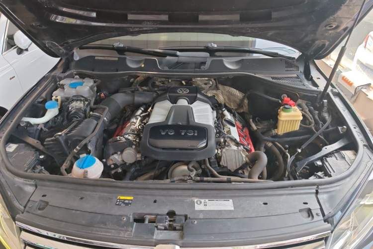 Used Volkswagen Touareg 2016 3.0 TSI Ignis Edition Engine Bay