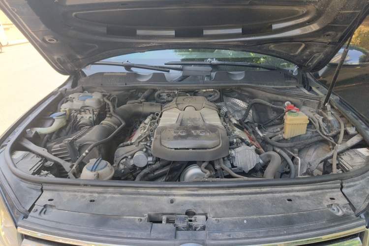 Used Volkswagen Touareg 2016 3.0 TSI Ignis Edition Engine Bay