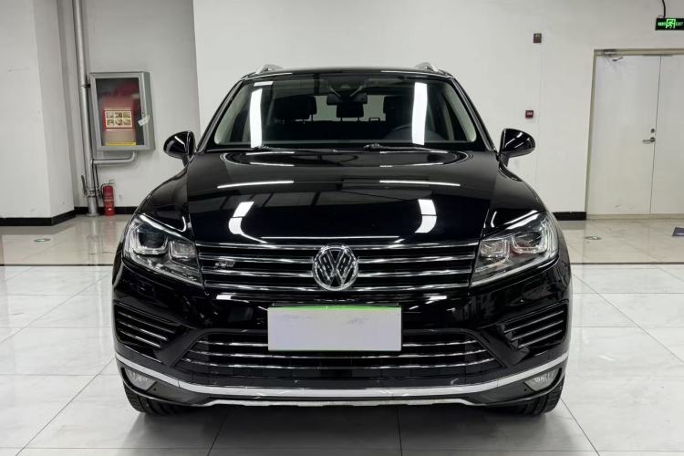 Used Volkswagen Touareg 2016 3.0 TSI High-End Version Front