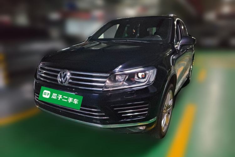 Used Volkswagen Touareg 2016 3.0 TSI R-Line Front Left 45 Deg