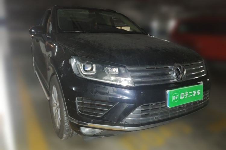 Used Volkswagen Touareg 2016 3.0 TSI Ignis Edition Front Right 45 Deg
