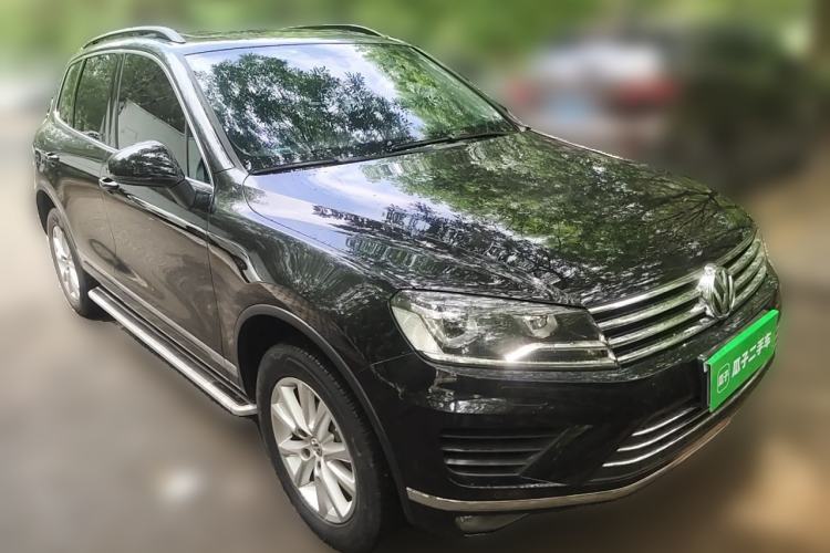 Used Volkswagen Touareg 2016 3.0 TSI Standard Version Front Right 45 Deg