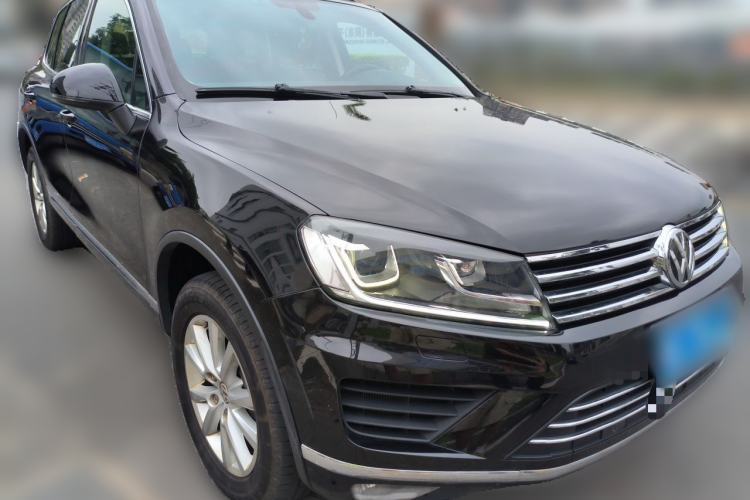 Used Volkswagen Touareg 2016 3.0 TSI Ignis Edition Front Right 45 Deg