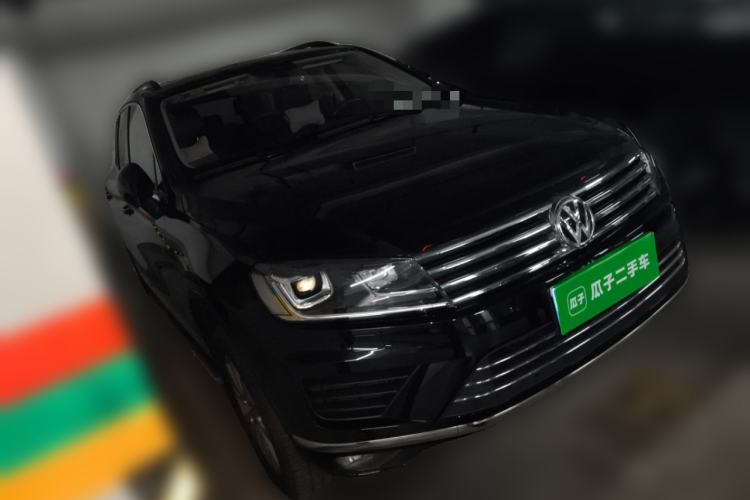 Used Volkswagen Touareg 2016 3.0 TSI Ignis Edition Front Right 45 Deg