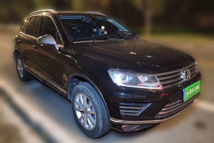 Used Volkswagen Touareg 2016 3.0 TSI Ignis Edition Front Right 45 Deg