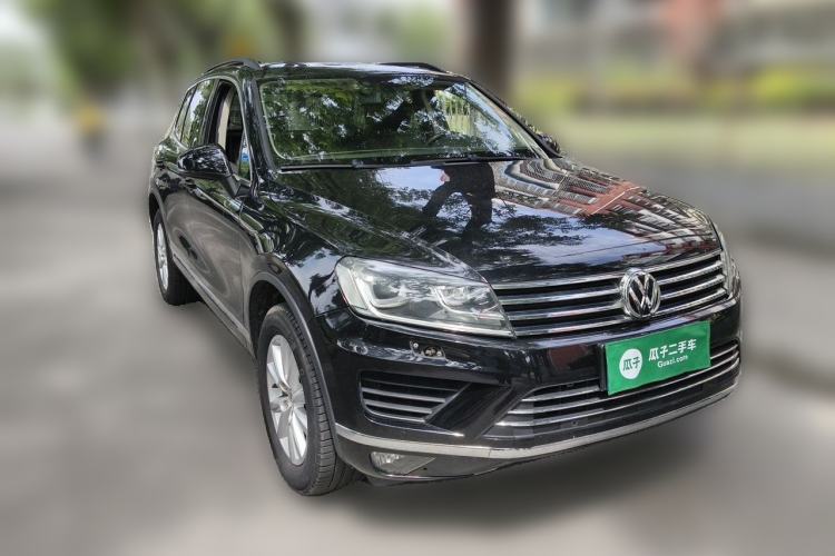 Used Volkswagen Touareg 2016 3.0 TSI Ignis Edition Front Right 45 Deg