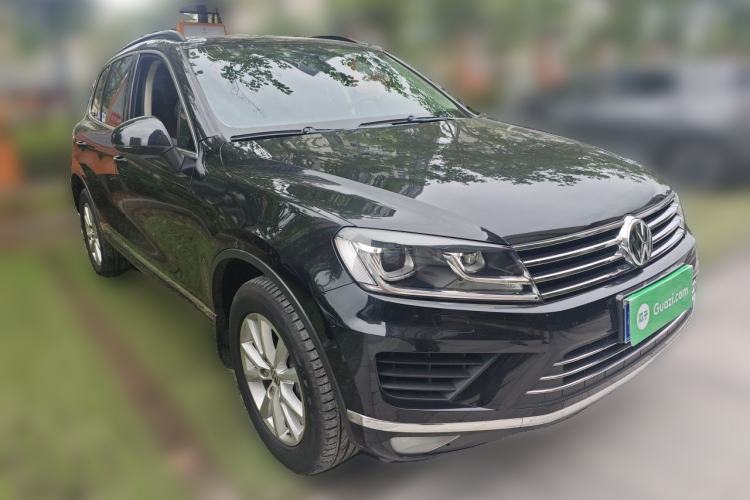 Used Volkswagen Touareg 2016 3.0 TSI Ignis Edition Front Right 45 Deg