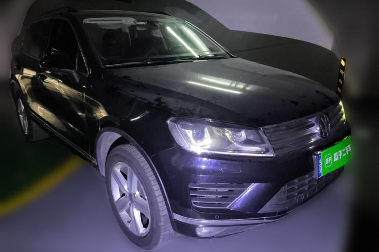 Used Volkswagen Touareg 2016 3.0 TSI Standard Version Front Right 45 Deg